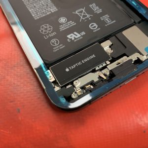 image of iPhone XS Open with new seal fitted