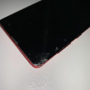 Image of a Samsung S10 Plus with a cracked display